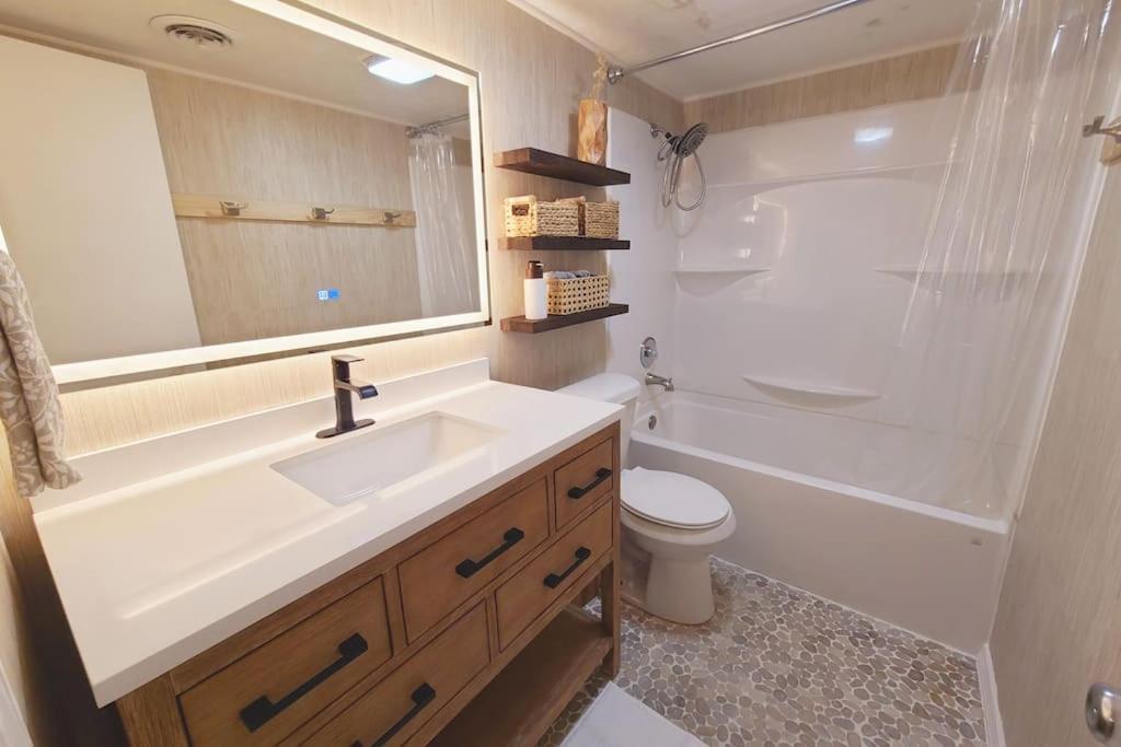 Centrally Located In Rogers And Bentonville! -Private Rooms Extérieur photo